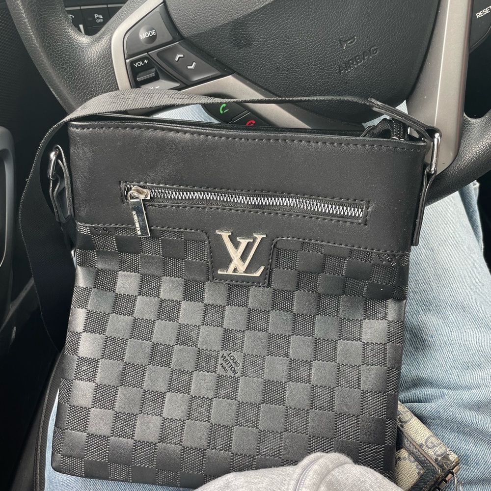 Louis Vuitton Messenger bag
